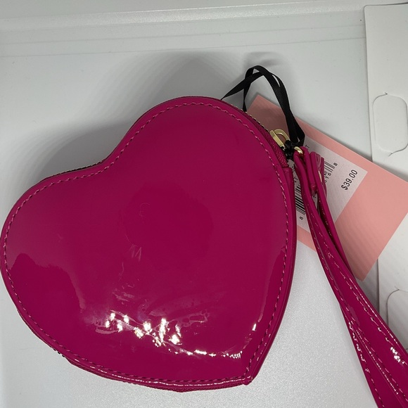 Juicy Couture Raspberry Tart Heart Wristlet and Wallet Set - Picture 12 of 12